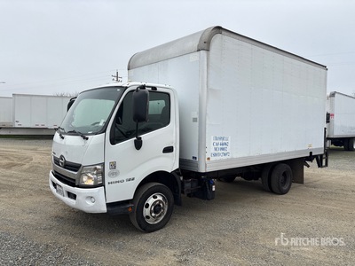 2018 Hino 155 4x2 Furgoneta caja cerrada