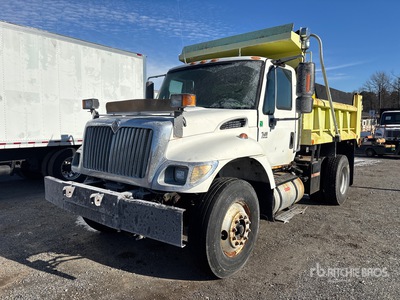 2005 International 7400 4x4 Camion à benne essieu simple