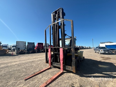 1993 Hyster H300A 30000 lb Pneumatic Tire Forklift (Inoperable)