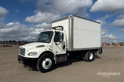 2015 Freightliner M2 106 4x2 Furgonetka