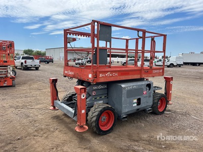 2015 Skyjack SJ6826 RT 4x4 Dual Fuel Scissor Lift