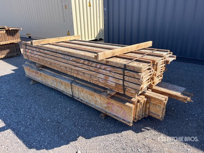 Quantity of (50) 2 1/2 in x 12 in x 10 ft I Joist その他 - 店舗 & 倉庫
