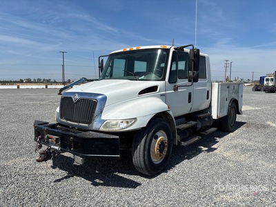 2012 International 4300 4x2 Crew Cab Utiliteits vrachtwagen