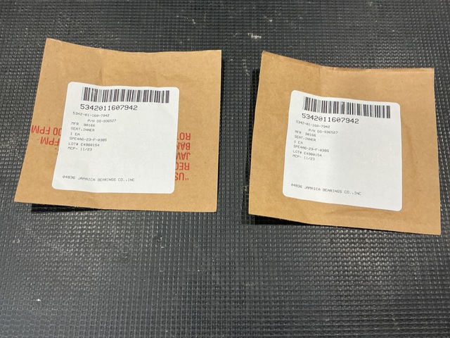 (2) Eaton Aerospace DS-936527 Inner Seats