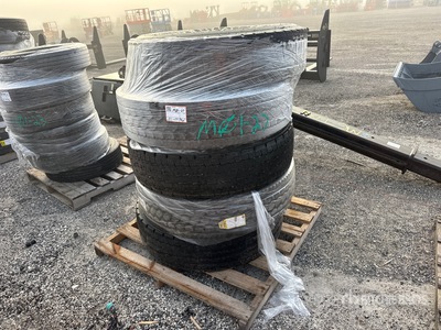 Quantity of (5) 11R22.5 Neumáticos