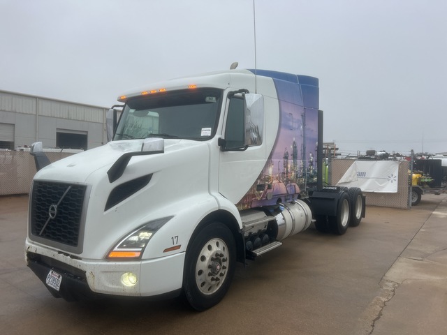 2019 Volvo VNR 6x4 T/A Sleeper Truck Tractor