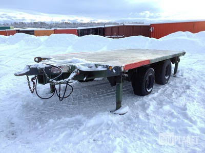 1988 D & S M1061A1 Flatbed Trailer
