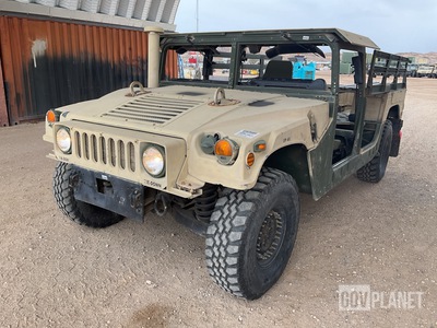 AM General M1152A1B2FK5 HMMWV 2 Door Hard Top w/Truck Body