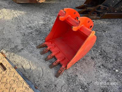 Kubota BT4555 23 in Q/C Digging Excavator Bucket