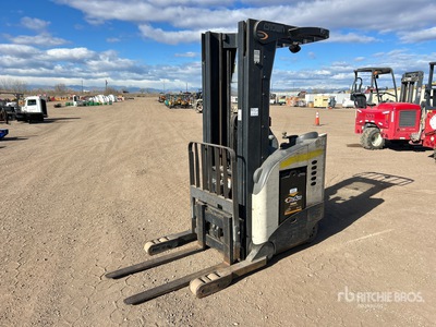 Crown SC5200 4500 lb Poste de conduite élevable