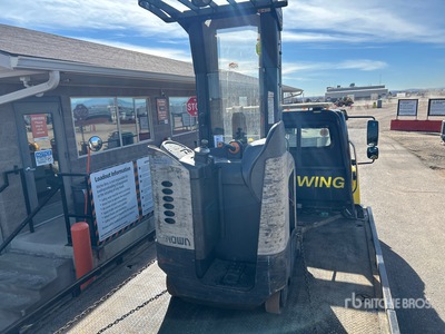 Crown SC5200 Electric Forklift