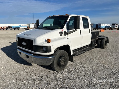 2005 Chevrolet C5500 4x2 Crew Cab Versatile Hauler Truck