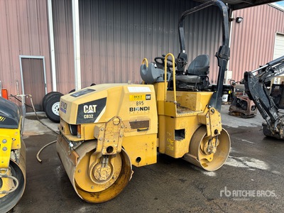 2011 Cat CB32 Double Drum Roller