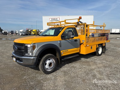 2019 Ford F-550 4x2 Flatbed Truck