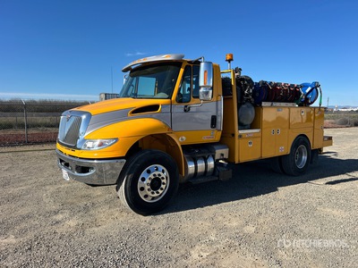 2017 International 4400 4x2 Service Truck