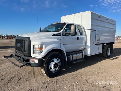 2016 Ford F-750 XL Super Duty 4x2 Extended Cab チップトラック