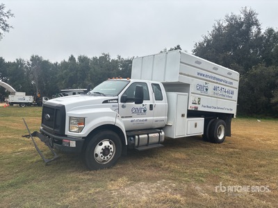 2016 Ford F-750 XL Super Duty 4x2 Extended Cab Chipper Truck