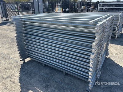 Quantity of (30) BYT 2.1 m x 1.8 m Galvanized パネル (Unused)