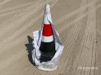 Quantity of (10) Cônes d'autoroute (Unused)