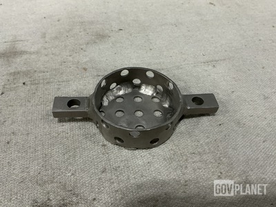 (9) Derbyshire 10-D-142 Strainers