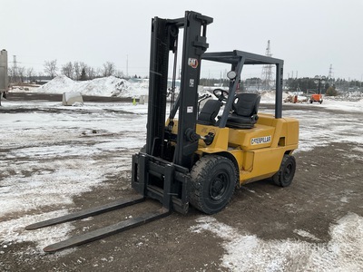 Cat DP45K1 9850 lb Pneumatic Tire Forklift