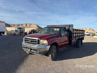2002 Ford F-550 XL 4x4 Camion à Plateau