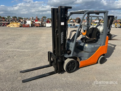 2010 Toyota 8FGCU25 4500 lb Cushion Tire Chariot Élévateur