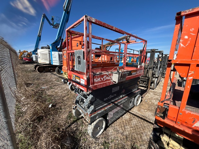2018 Skyjack 3226 Electric Scissor Lift