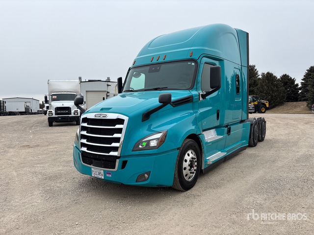 2021 Freightliner Cascadia 126 6x4 T/A Sleeper Truck Tractor