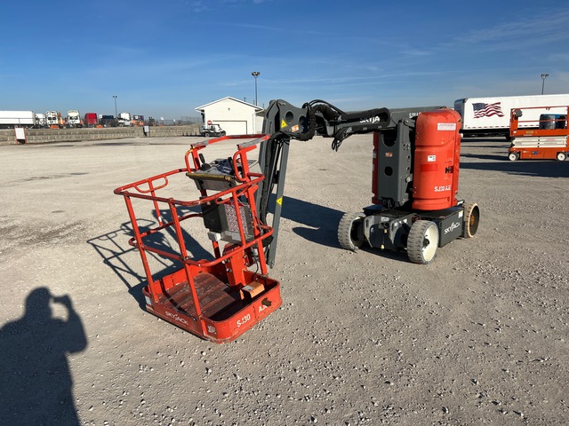 2017 Skyjack SJ30AJE 2WD Electric Articulating Boom Lift