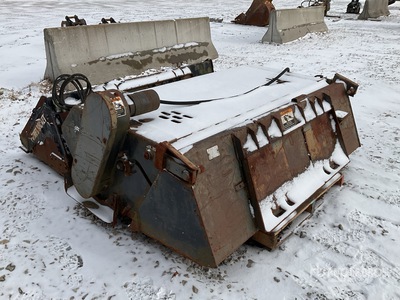 Quantity of (2) FFC LAF3576-0022 76 in Bucket Preparator & Wisconsin Metal 7200 Power Skid Steer Bucket Varios implementos minicargadora