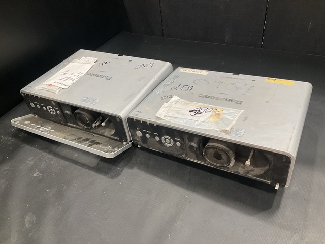 (2) Panasonic PT-F300U LCD Projectors (2) Panasonic PT-F300U LCD Projectors