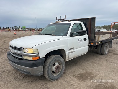 2001 Chevrolet Silverado 3500 4x2 Flatbed Dump Truck