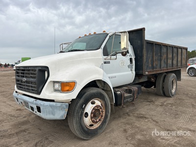 2001 Ford F-650 4x2 S/A Dump Truck