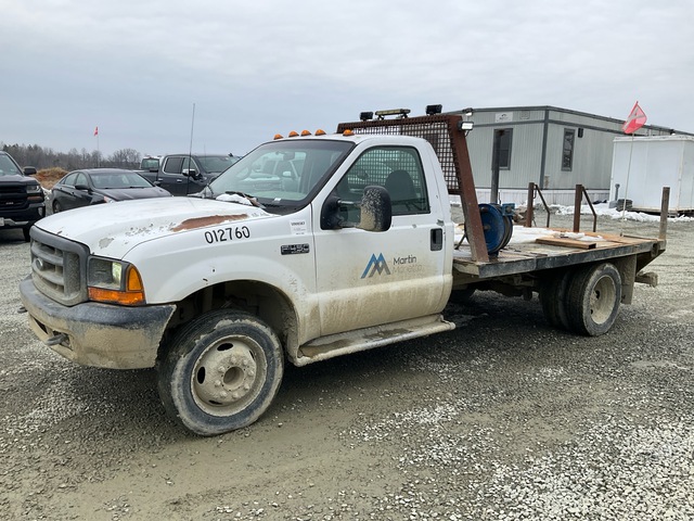 2001 Ford F-450 4x2 Flatbed Truck