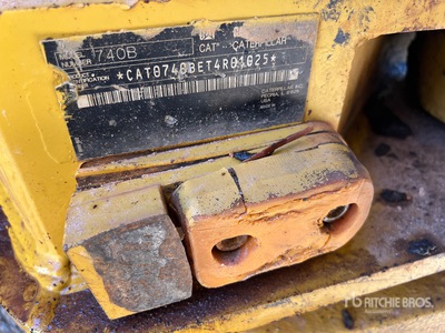 2012 Cat 740B Kiepwagen met knikbesturing