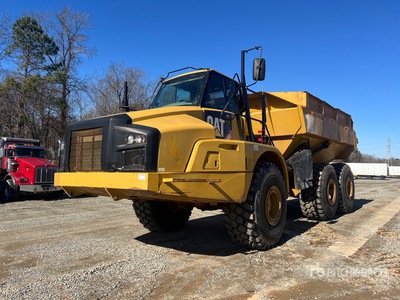 2012 Cat 740B Kiepwagen met knikbesturing