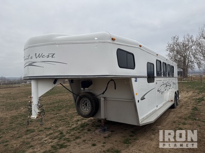 2005 Trails West 16 ft T/A Gooseneck Horse Trailer