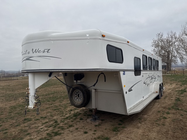2005 Trails West 16 ft T/A Gooseneck Horse Trailer