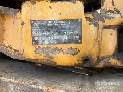 2002 Cat 725 5000 gal Waterwagen