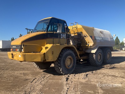 2002 Cat 725 5000 gal 6x6 Water Wagon