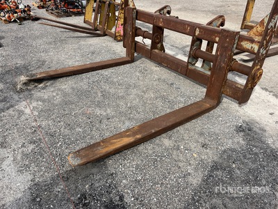 Balderson 7 in ホイールローダー用フォーク - Fits Volvo L110