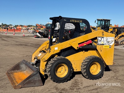 2019 Cat 246D Schranklader