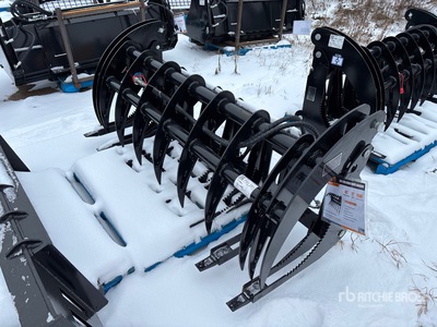 2025 GIYI GYCLG72C 72 in Skid Steer Root Rake (Unused)