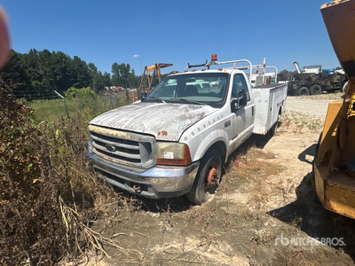 2000 Ford F-350 4x2 Ciężarówka użytkowa (Inoperable)