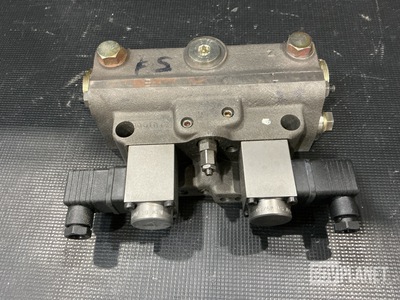 Cat 273-5510 Valve Assembly