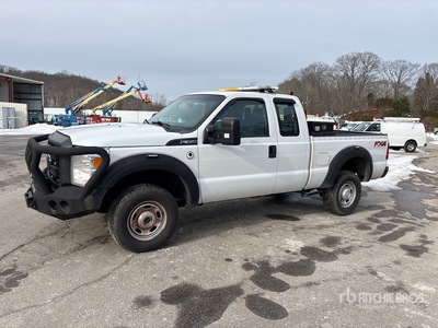 2015 Ford F-350 XL 4x4 Extended Cab Pickup