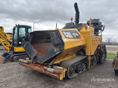 2015 Cat AP-555E Track Asphalt Paver