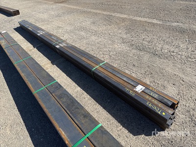 Quantity of (12) 2025 Kit Containers 18 ft 2.5 in x 2.5 in O.D. Square الأنابيب