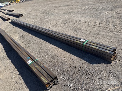 Quantity of (9) 2025 Kit Containers 25 ft 2.5 in x 2.5 in O.D. Square الأنابيب